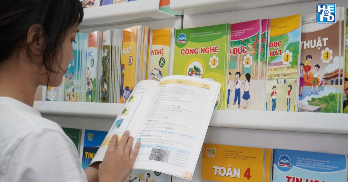 Việc biên soạn sách giáo khoa không chỉ cần chính xác về mặt học thuật mà còn phải bảo đảm tính nhân văn và giá trị xã hội - Biên soạn sách giáo khoa