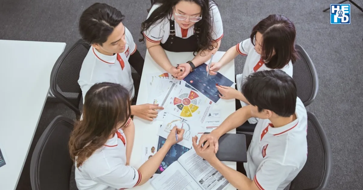 Tổng hợp đề ôn thi Tiếng Anh tốt nghiệp THPT 2025